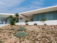 bedrock house idis turato croatia residential architecture white glass dezeen 2364 col 4 852x569